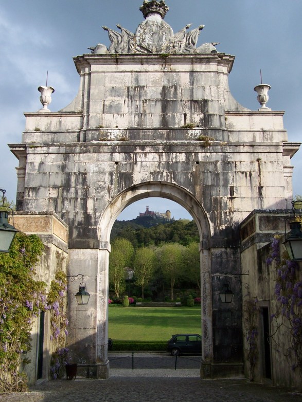 Palácio de Pena visto do Palácio Seteais