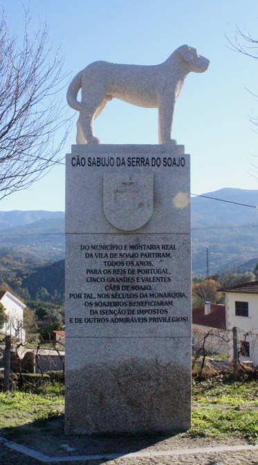 Estátua do Cão de Soajo