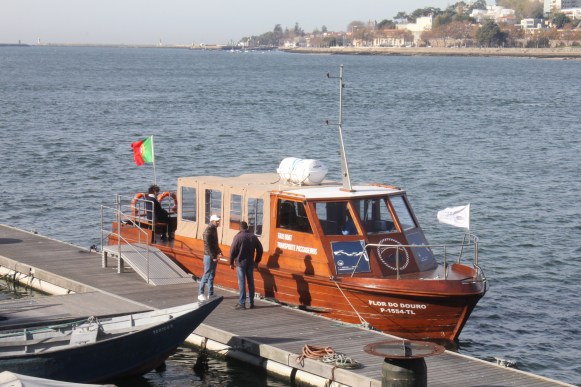 Barco travessia afurada-porto
